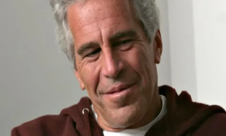 Misteri i orëve të fundit të Epstein në qeli