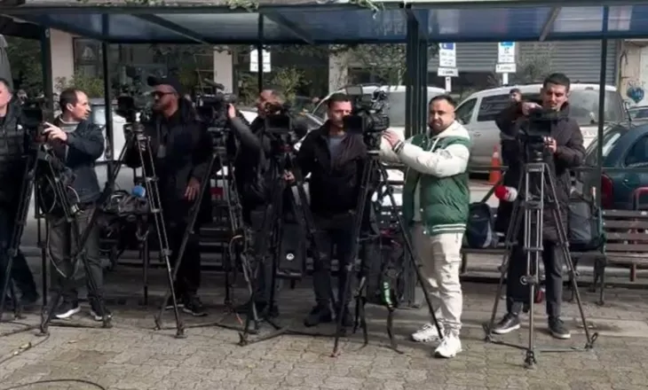 Molotovi ndaj kolegut në protestë, operatorët bojkotojnë filmimet e drejtuesve të PD