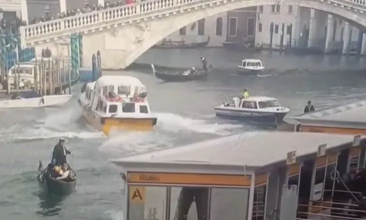Momente frike në Venecia, skafi humb kontrollin dhe përplaset me një varkë në ujërat e qytetit
