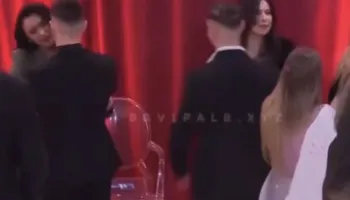 Momenti viral: Takimi i DJ Gimbos me Egli Takon, çfarë u tha mes tyre?