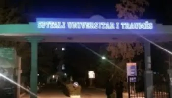 Mori disa plagë pas të shtënave me armë në berberhane, 30-vjeçari mbërrin te Trauma