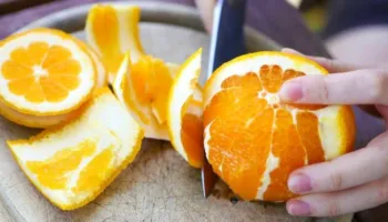 Mos e hidhni lëkurën e portokallit, ja çfarë problemesh shëndetësore trajtoni me to