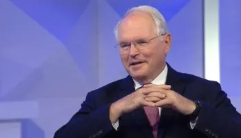 “Mos na lini më”, ambasadori Christopher Hill rrëfen çfarë ndodhi në vitin 1991 kur erdhi për herë të parë në Shqipëri