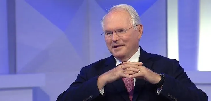 “Mos na lini më”, ambasadori Christopher Hill rrëfen çfarë ndodhi në vitin 1991 kur erdhi për herë të parë në Shqipëri