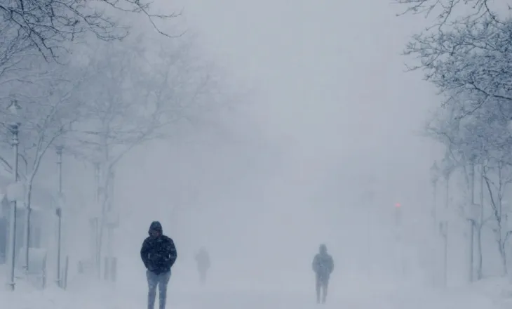 Moti i keq paralizon SHBA-në/ Mbi 5000 fluturime anulohen pas stuhisë së borës, ndërprerje energjie për më shumë se 600 mijë prona