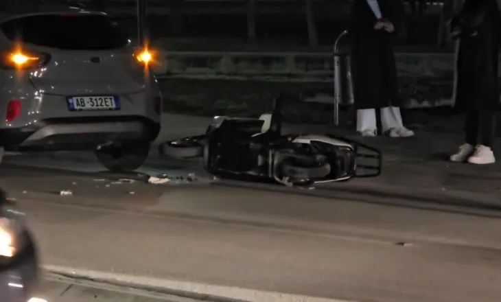 Motori elektrik përplaset me makinën, një i plagosur