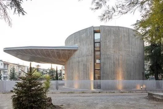 Mozaiku i Tiranës në garë për çmimin “Ndërtesa e Vitit 2026”