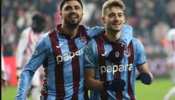 Muçi nuk di të ndalet në Turqi, gol, asist dhe “Lojtari i Ndeshjes” në fitoren e Trabzonspor (video)
