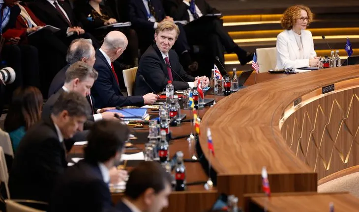 Mungesa e Hegseth në samitin e NATO-s, Gjermania kërkon një aleancë