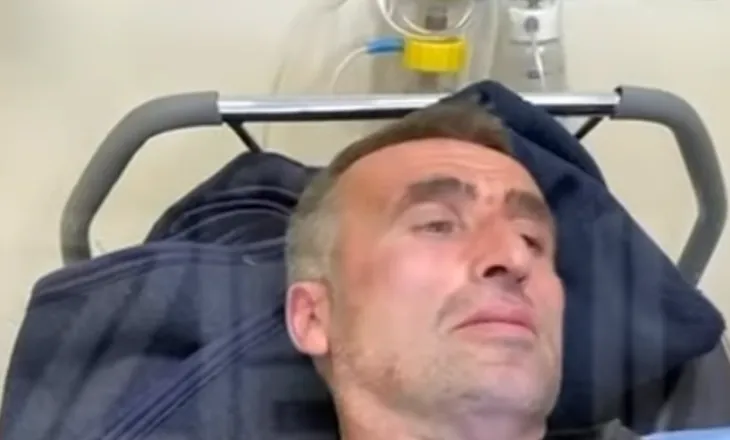 “Na morën zvarrë”!  Banorët e Rrjollit, nga protesta përfundojnë të fashuar në barelat e ambulancës: Qëlluan me gurë