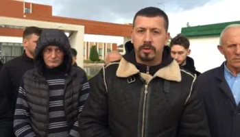 “Na ushtrojnë presion, që mos të dalim në protestë”/ Kundër resortit, banorët kërkojnë lirimin e 15 protestuesve