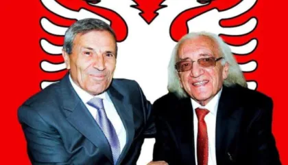 Namik Dokle publikon vargje të “vjedhura” nga Dritëro Agolli!