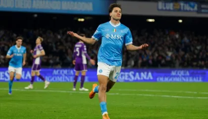 Napoli rikthet te fitorja, kampionët e Italisë lënë pas zhgënjimin në Champions dhe mposhtin Fiorentinën