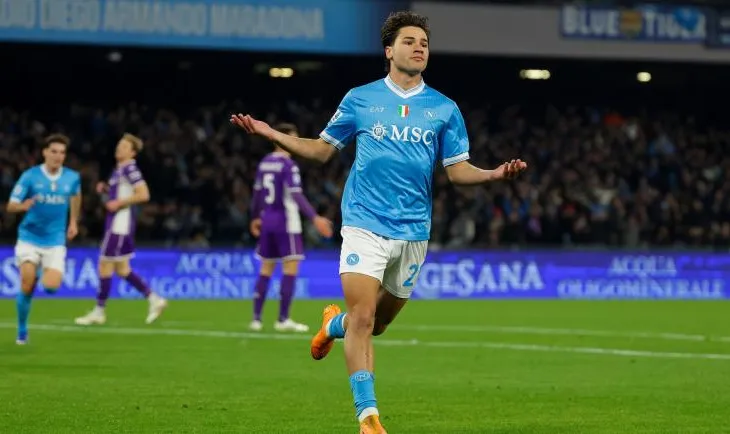 Napoli rikthet te fitorja, kampionët e Italisë lënë pas zhgënjimin në Champions dhe mposhtin Fiorentinën