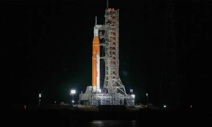 NASA bën njoftimin e rëndësishëm: Fluturimi i parë me pilot rreth Hënës në 50 vjet në fillim të marsit