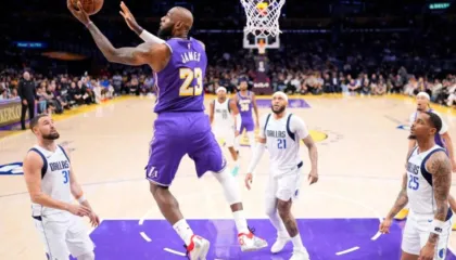 NBA, “gjyshi” LeBron James vendos një rekord unik (VIDEO)