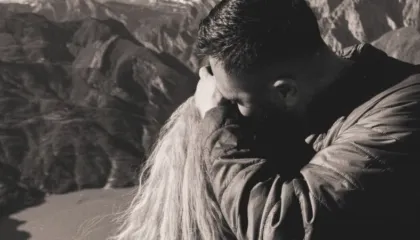 Ndarja me Xhensilën, Bes Kallaku publikon për herë të parë foto me partneren e re