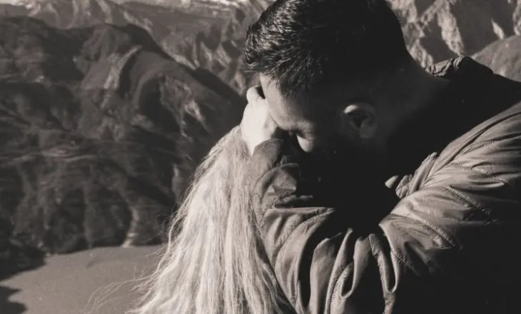 Ndarja me Xhensilën, Bes Kallaku publikon për herë të parë foto me partneren e re