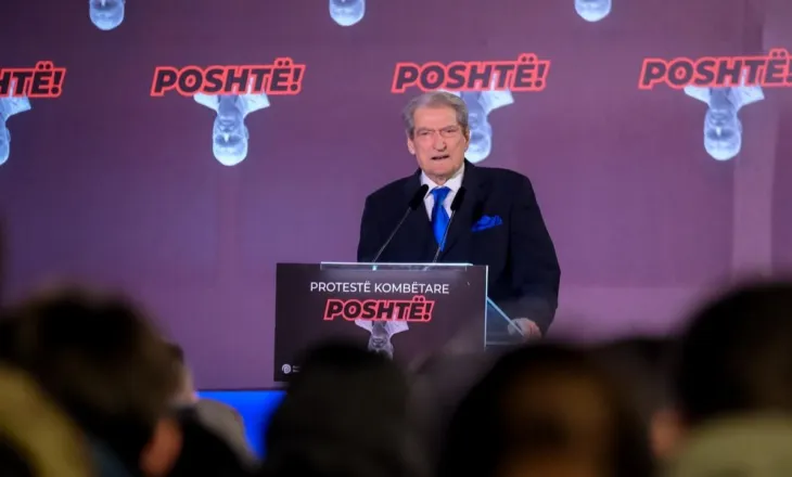 “Nderim atyre që çliruan Shqipërinë 46 vite më parë”/ Protesta e PD, Berisha: Kush do e mendonte që pushtetet do ishin në dorën e një tradhtari