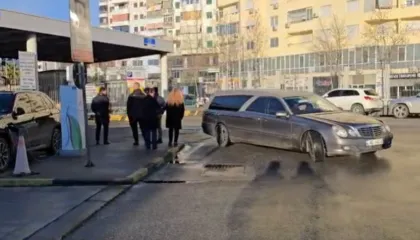 Ndërruan jetë tragjikisht në Itali, trupat e familjes Kola mbërrijnë në Shqipëri, përcillen sot në banesën e fundit (VIDEO)