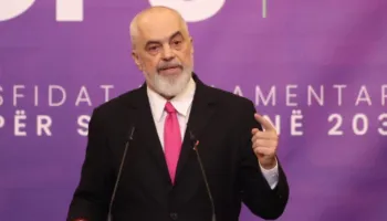 Ndryshime në qeveri, bashkë me  Ballukun largohet edhe Pirro Vëngu dhe Spiropali