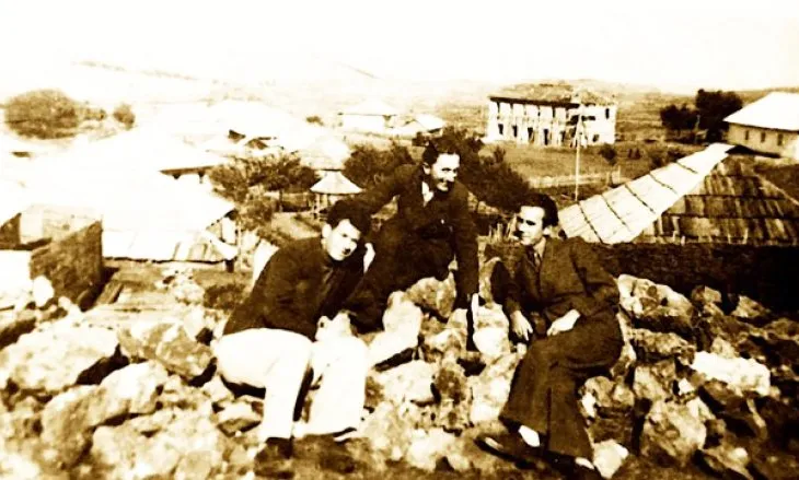 Në “bibliotekën” e Migjenit