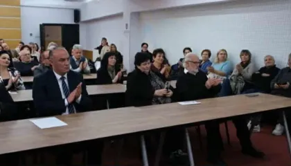 Në Gjakovë u mbajt orë letrare kushtuar Ditës së Pavarësisë së Kosovës