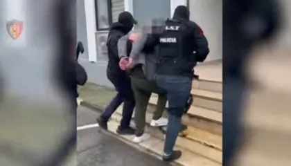 Në kërkim për vrasje nga Mbretëria e Bashkuar, arrestohet 34-vjeçari në Tiranë