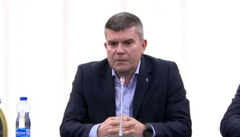Negociatat në kampin e opozitës/ Në forumin e dialogut politik morën pjesë 15 parti, munguan sërish Shehaj dhe Qori