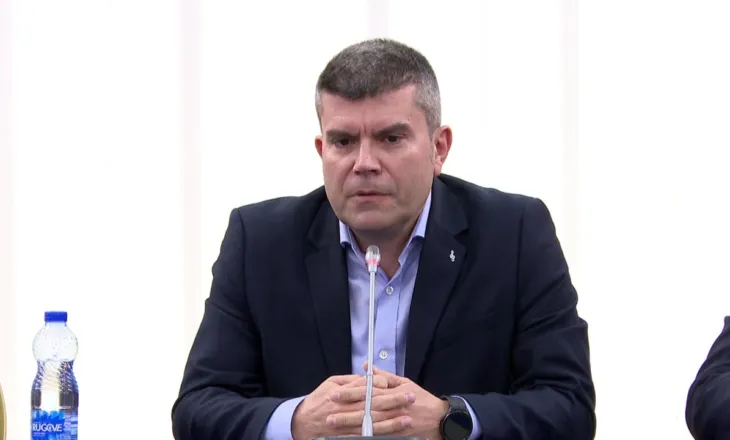 Negociatat në kampin e opozitës/ Në forumin e dialogut politik morën pjesë 15 parti, munguan sërish Shehaj dhe Qori