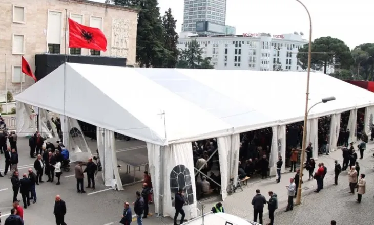 Nëntë vite pas ‘Çadrës së Lirisë’: A po kthehet PD-ja ‘fituese’ e Berishës tek ‘tradhtia’ e Lulzim Bashës?