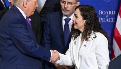 “Nëse keni konflikte me Serbinë, më telefononi mua”/ Osmani për deklaratën e Trump: Kosova sot ndjeu peshën e garancisë amerikane!