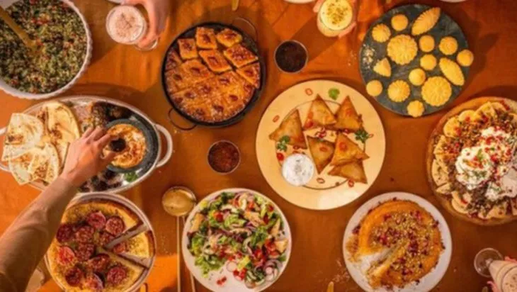 Nesër nis Ramazani, ushqimet që rekomandohen të konsumohen dhe ato me të cilat duhet të tregoni kujdes