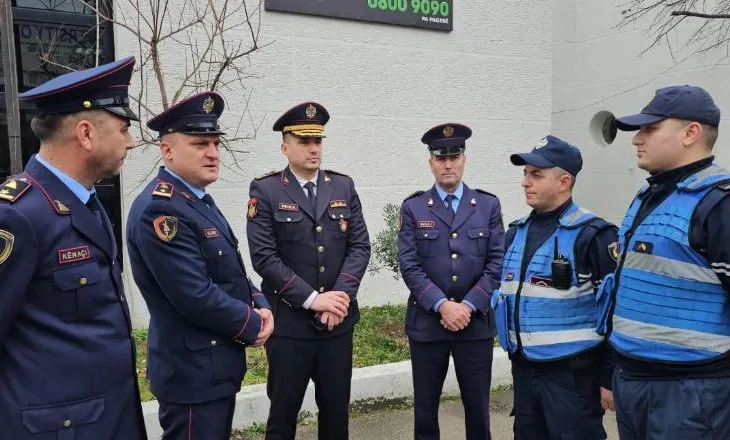 Neutralizuan dhe kapën 58-vjeçarin që grabiti bankën/ Proda takon dy efektivët: Shembulli që përfaqëson Policia e Shtetit