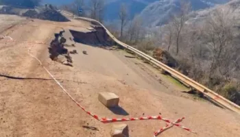 Nga bllokimi i aksit boshatiset turizmi Korçë-Pogradec, shtrenjtohen dhe çmimet e ushqimeve