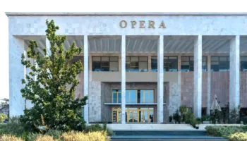 Nga Kosova në Tiranë, orkestra “Amadeus” sjell program që udhëton nga eleganca e valsit te ritmet shqiptare