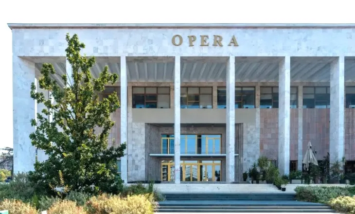 Nga Kosova në Tiranë, orkestra “Amadeus” sjell program që udhëton nga eleganca e valsit te ritmet shqiptare