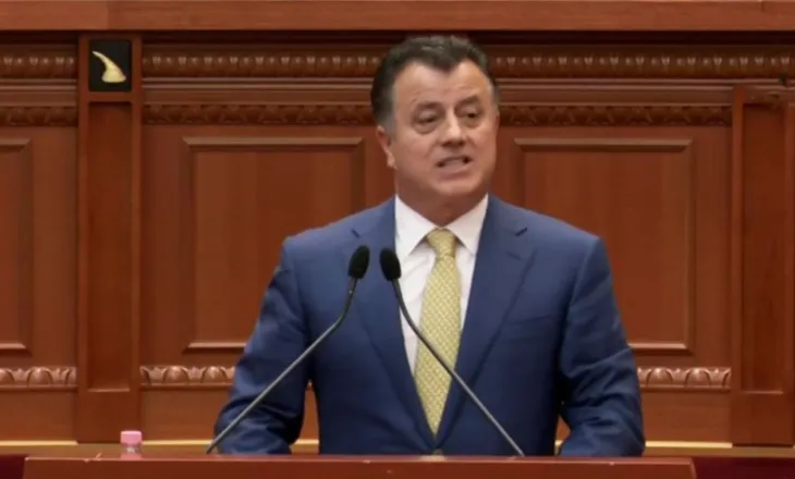 ‘Nga “o gjel deti pusho”, në “o gjel deti këndo”’/ Noka ironizon Dashnor Sulën