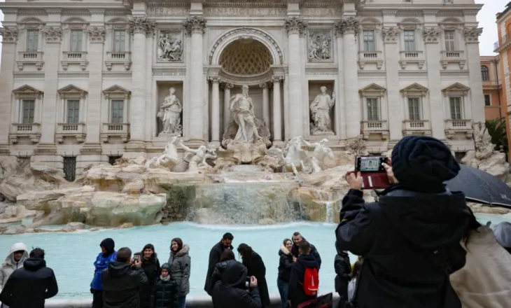 Nga sot, turistët do të paguajnë 2 euro për të vizituar Fontana di Trevi në Romë