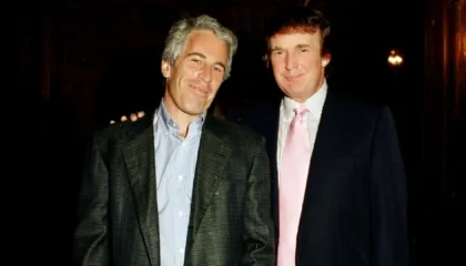 Nga Trump dhe Starmer, te Bill Gates dhe Kim Kardashian, Prokuroja e Përgjithshme e SHBA-së publikon listën me 305 emra të personave publikë në dosjen Epstein