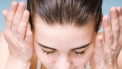 Nga uji i nxehtë te letrat e lagura, gabimet që duhet t’i shmangni për fytyrën