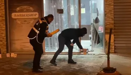 Ngjarja në Lezhë/ Tre persona qëlluan në drejtim të berbahanes, dyshohet për shkëmbim zjarri me objektivin