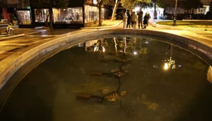 Ngjarje e rëndë në Athinë, vajza e mitur në gjendje kritike pas incidentit në një shesh publik