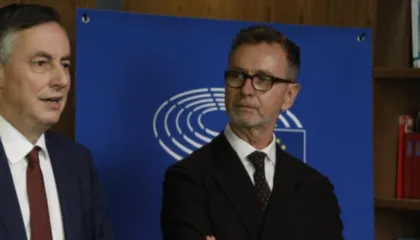 Nisma e PS për ndalimin e pezullimit të ministrave nga SPAK, Gonzato: Do e konsultojmë me qeverinë, të mos preket Reforma në Drejtësi e 2016