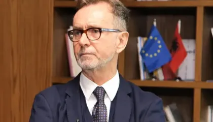 Nisma e PS për pengimin e pezullimit të ministrave, ambasadori Gonzato: Po e monitorojmë, presim që të jetë në përputhje me angazhimet në luftën kundër korrupsionit dhe krimit