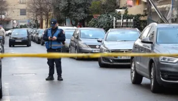 Një i plagosur në Burrel pas një konflikti në lokal, dy persona shpallen në kërkim
