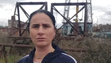 “Nuk kisha zgjidhje tjetër’, flet 40-vjeçarja që tentoi të hidhej nga vinçi: Më hoqën nga puna se kërkova rrogën