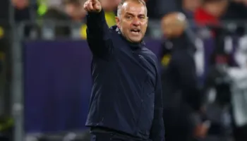 “Nuk më pëlqeu pjesa e parë”, Flick “i tërheq veshin” skuadrës: Fituam por s’kishim ritmin e zakonshëm të Barçës