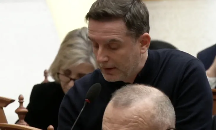 “Nxënësit janë me 2 turne”, Braçe paralajmëron padi penale ndaj Tatimeve