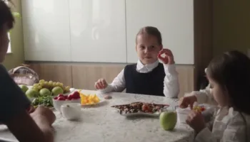 OBSH: Obeziteti te fëmijët, alarm global